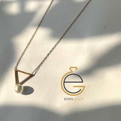 گردنبند مثلث با مروارید طلا ۱۸ عیار