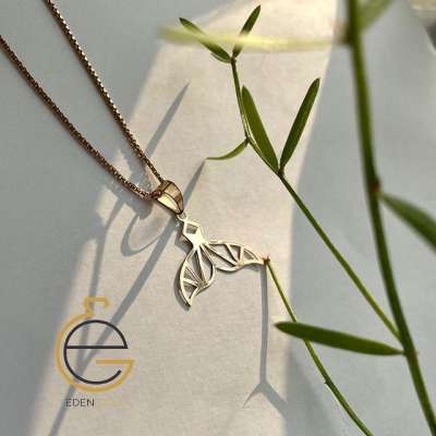 پلاک طرح دم نهنگ طلا