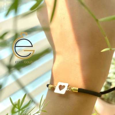 دستبند طلا طرح مربع داخل قلب